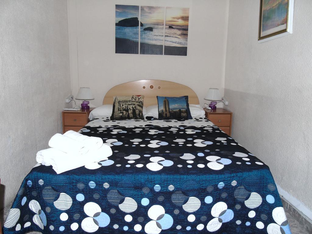 Hostal Aribau Barcelona Pokój zdjęcie