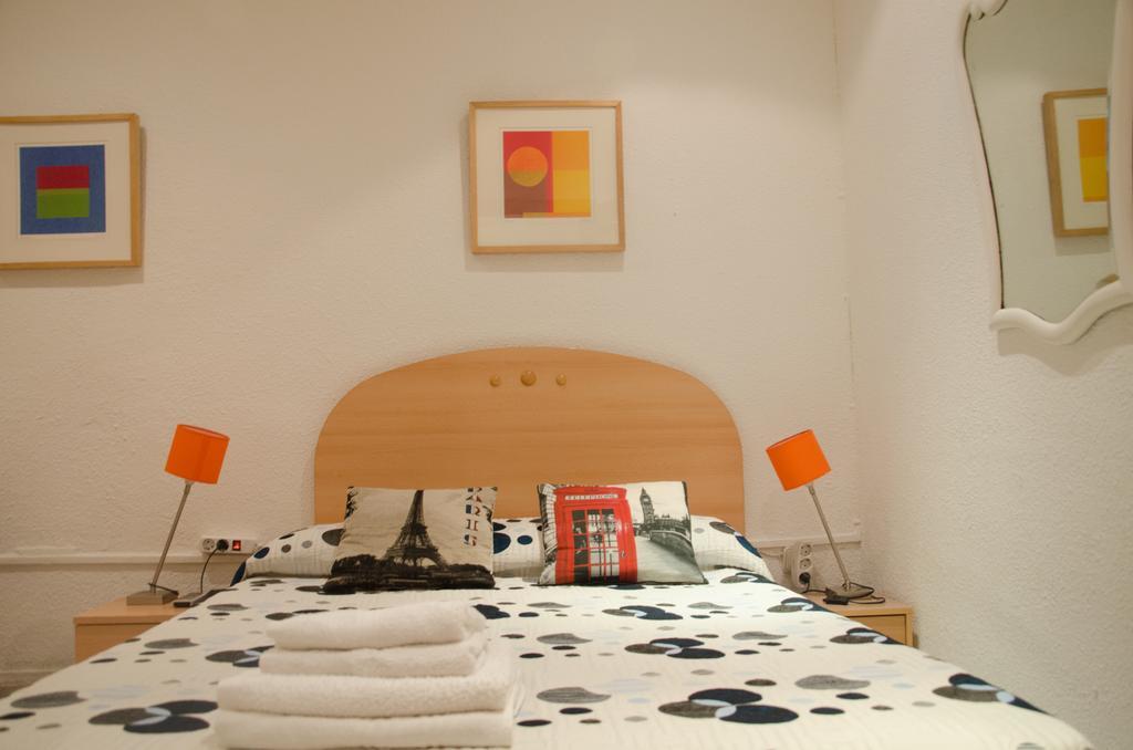 Hostal Aribau Barcelona Pokój zdjęcie