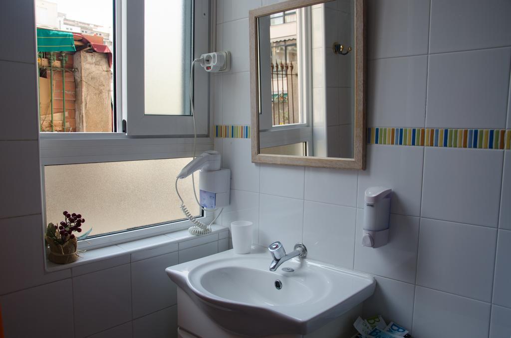 Hostal Aribau Barcelona Pokój zdjęcie