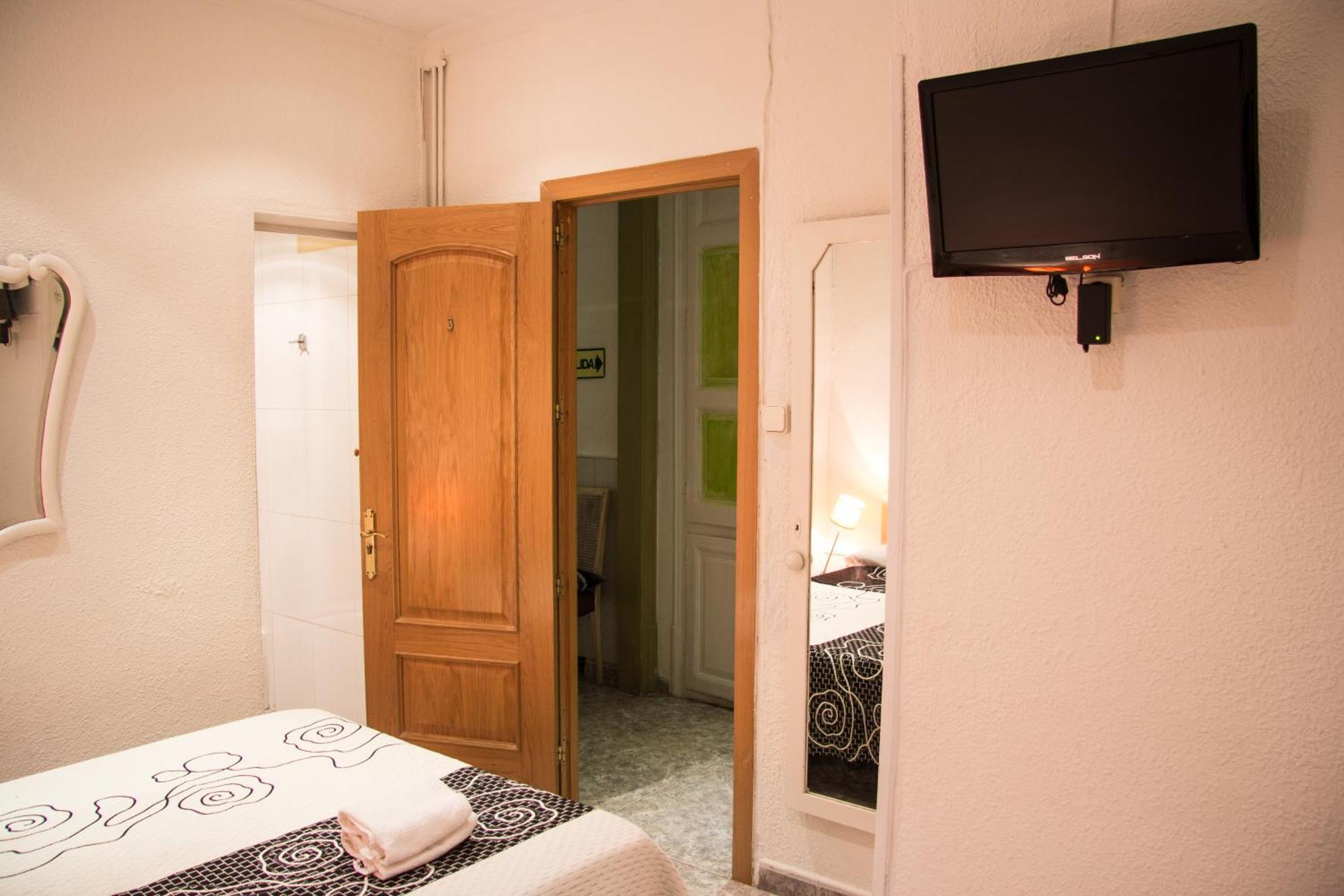 Hostal Aribau Barcelona Zewnętrze zdjęcie