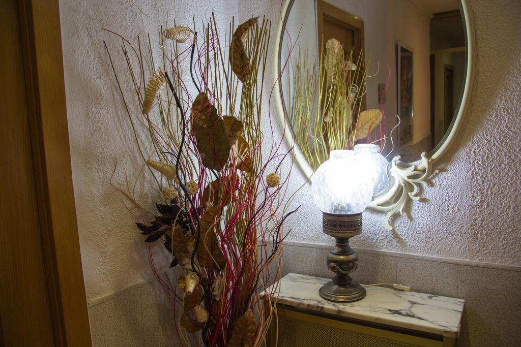 Hostal Aribau Barcelona Zewnętrze zdjęcie