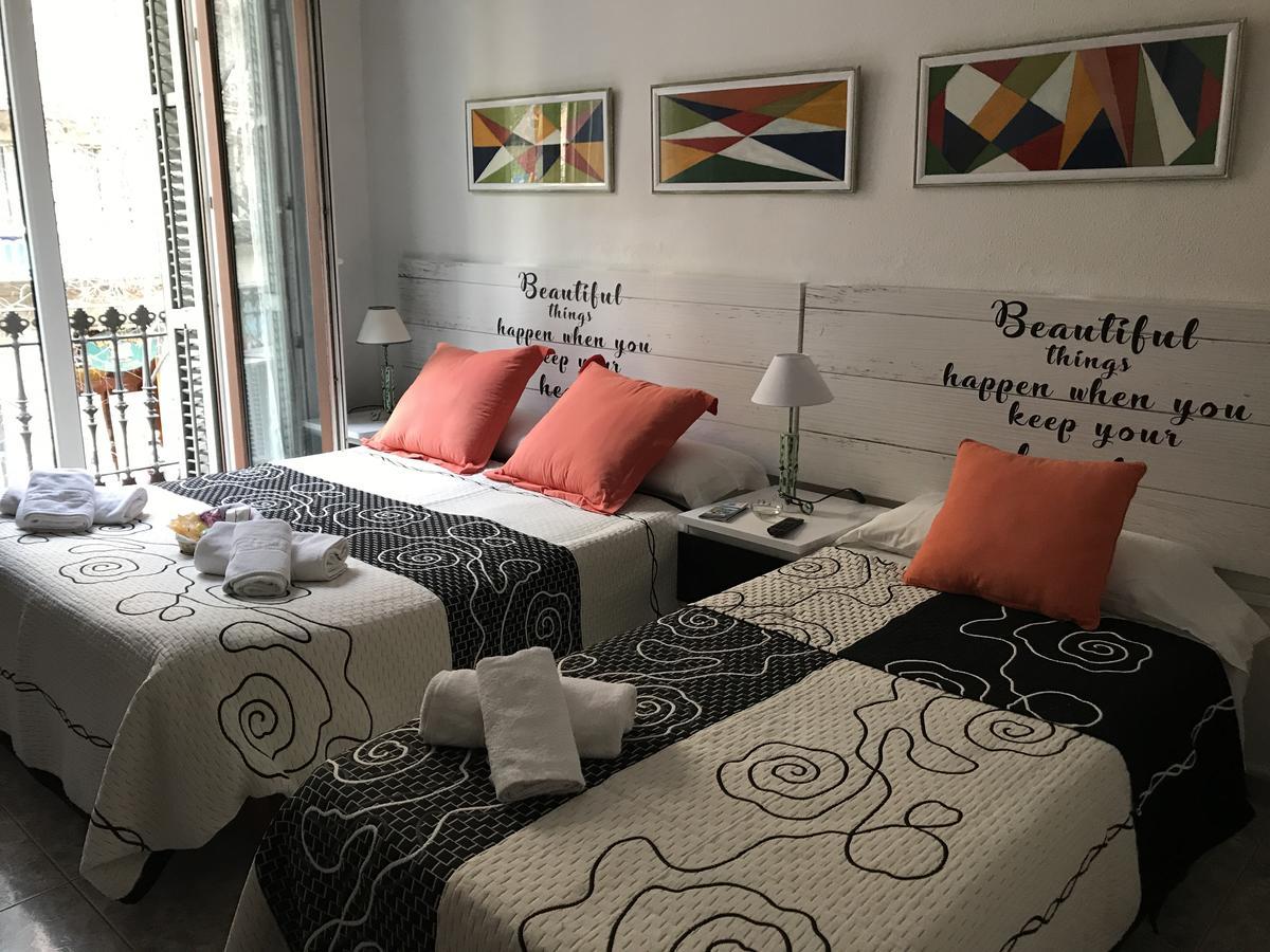 Hostal Aribau Barcelona Zewnętrze zdjęcie