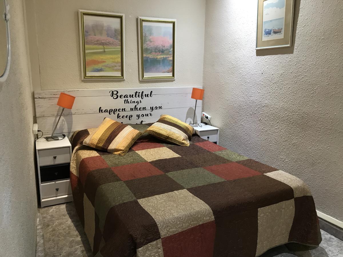 Hostal Aribau Barcelona Zewnętrze zdjęcie