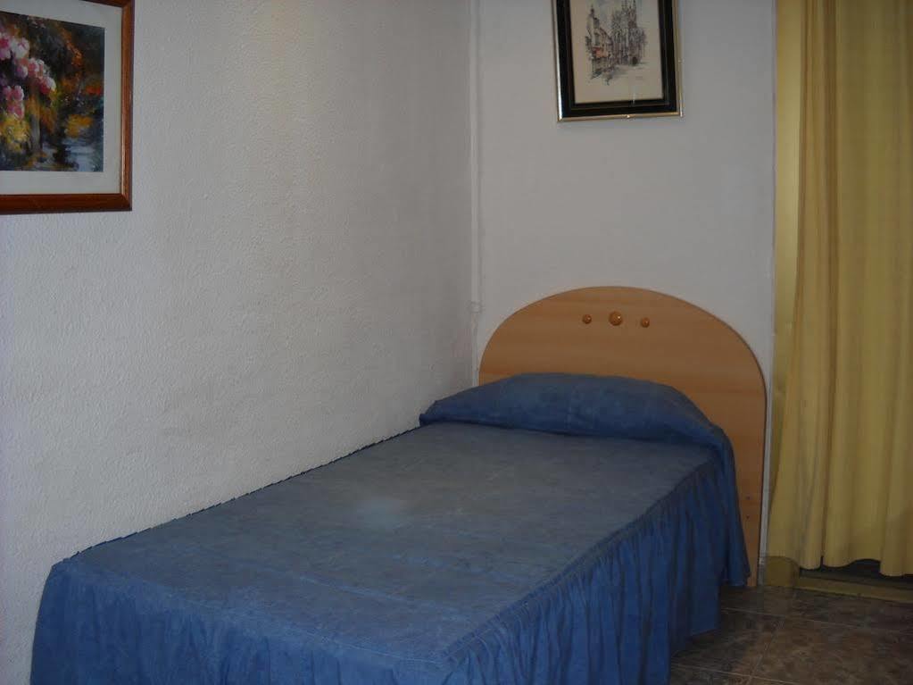 Hostal Aribau Barcelona Zewnętrze zdjęcie