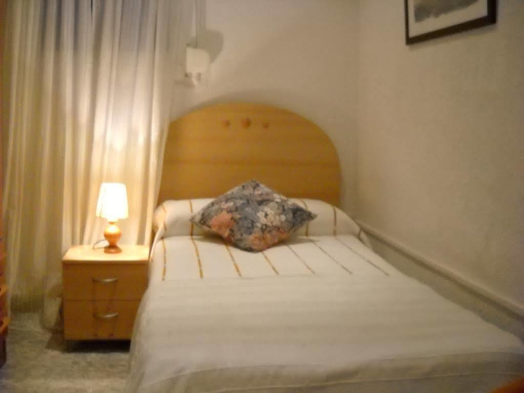 Hostal Aribau Barcelona Zewnętrze zdjęcie