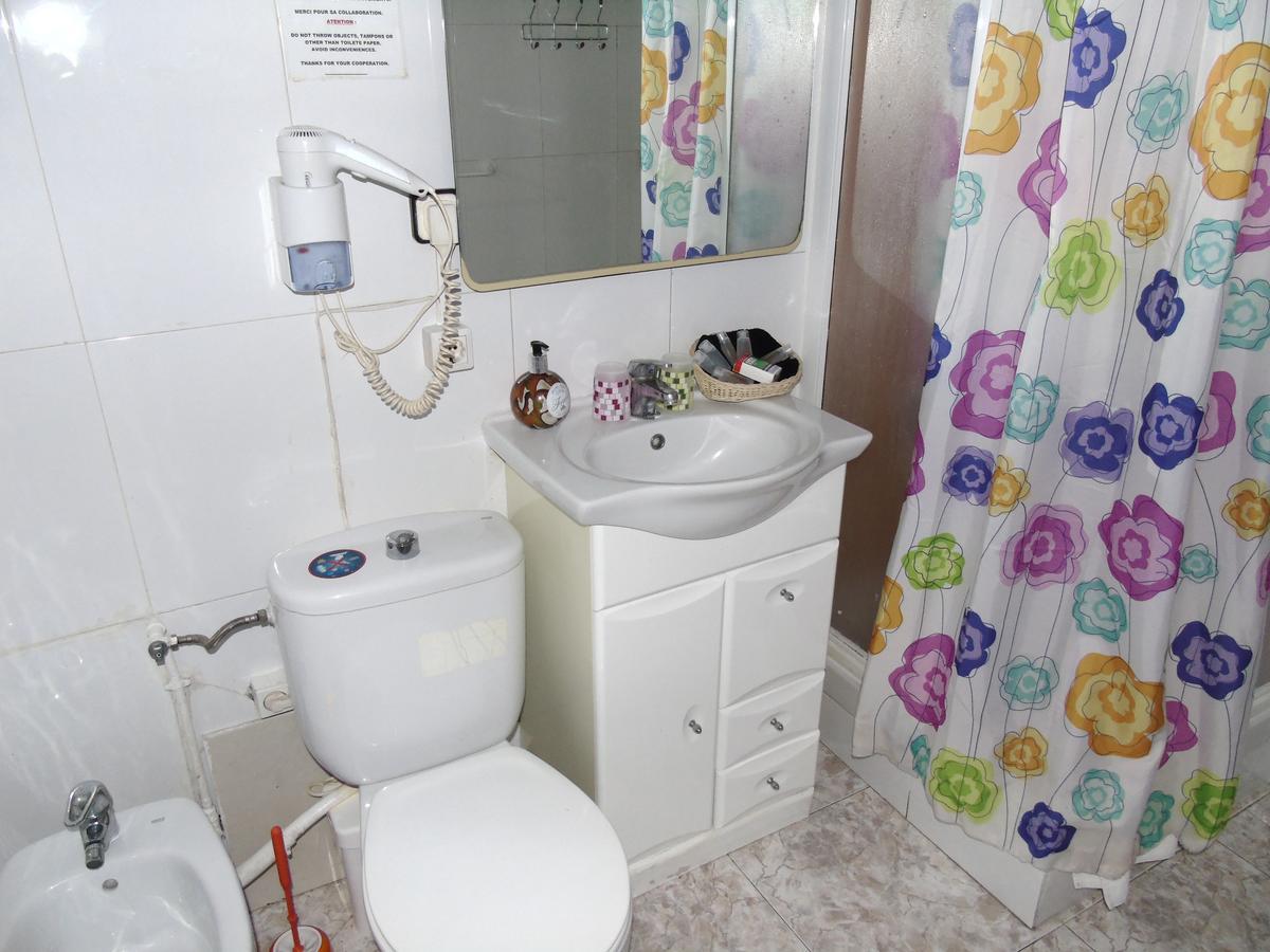 Hostal Aribau Barcelona Zewnętrze zdjęcie