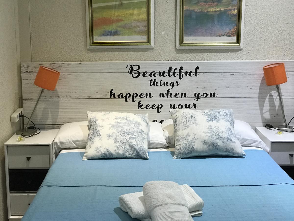 Hostal Aribau Barcelona Zewnętrze zdjęcie